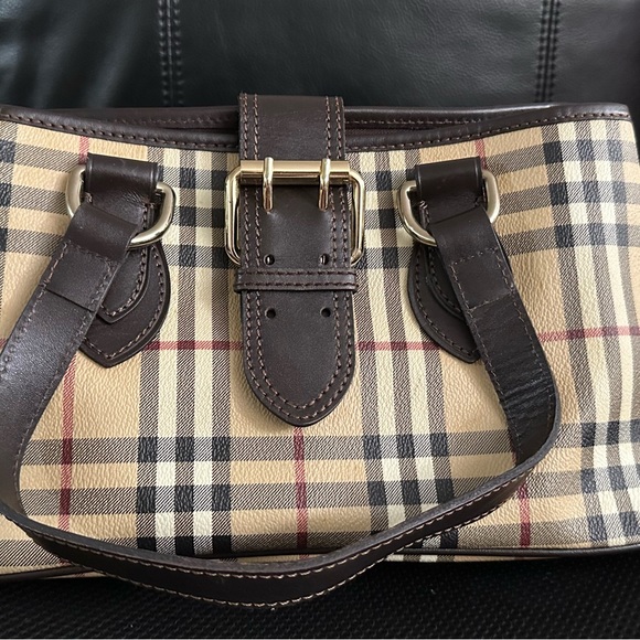 BURBERRY - Picture 3 of 4